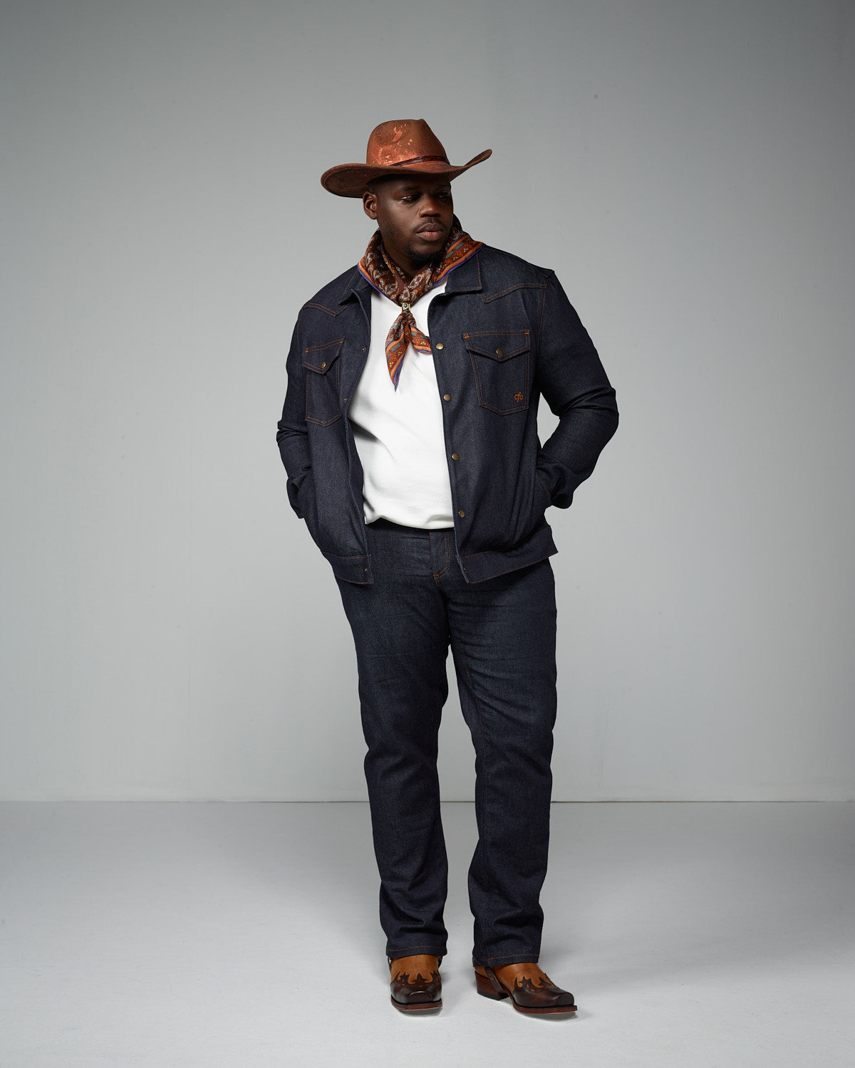 PANTALÓN VAQUERO LOW V FIT